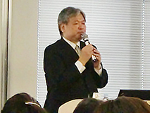 講演をしている木村弁護士